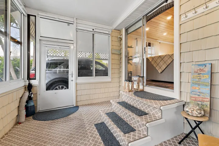 Side Entry into Florida Room