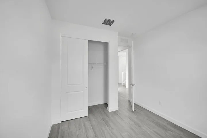 5742 Graceful Way