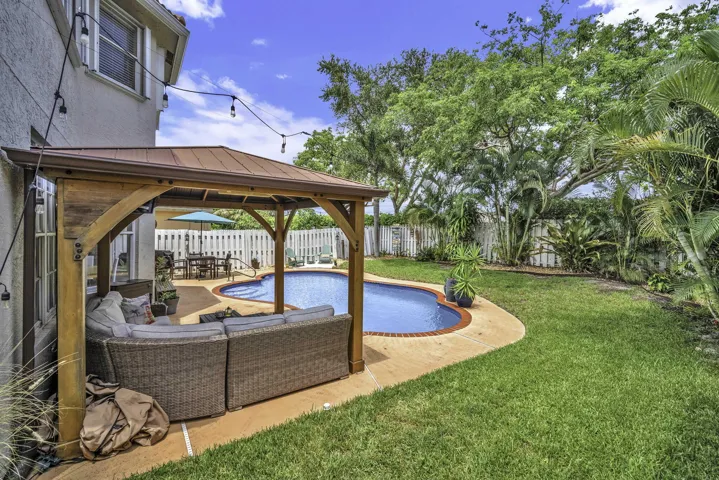 Gazebo stays too!