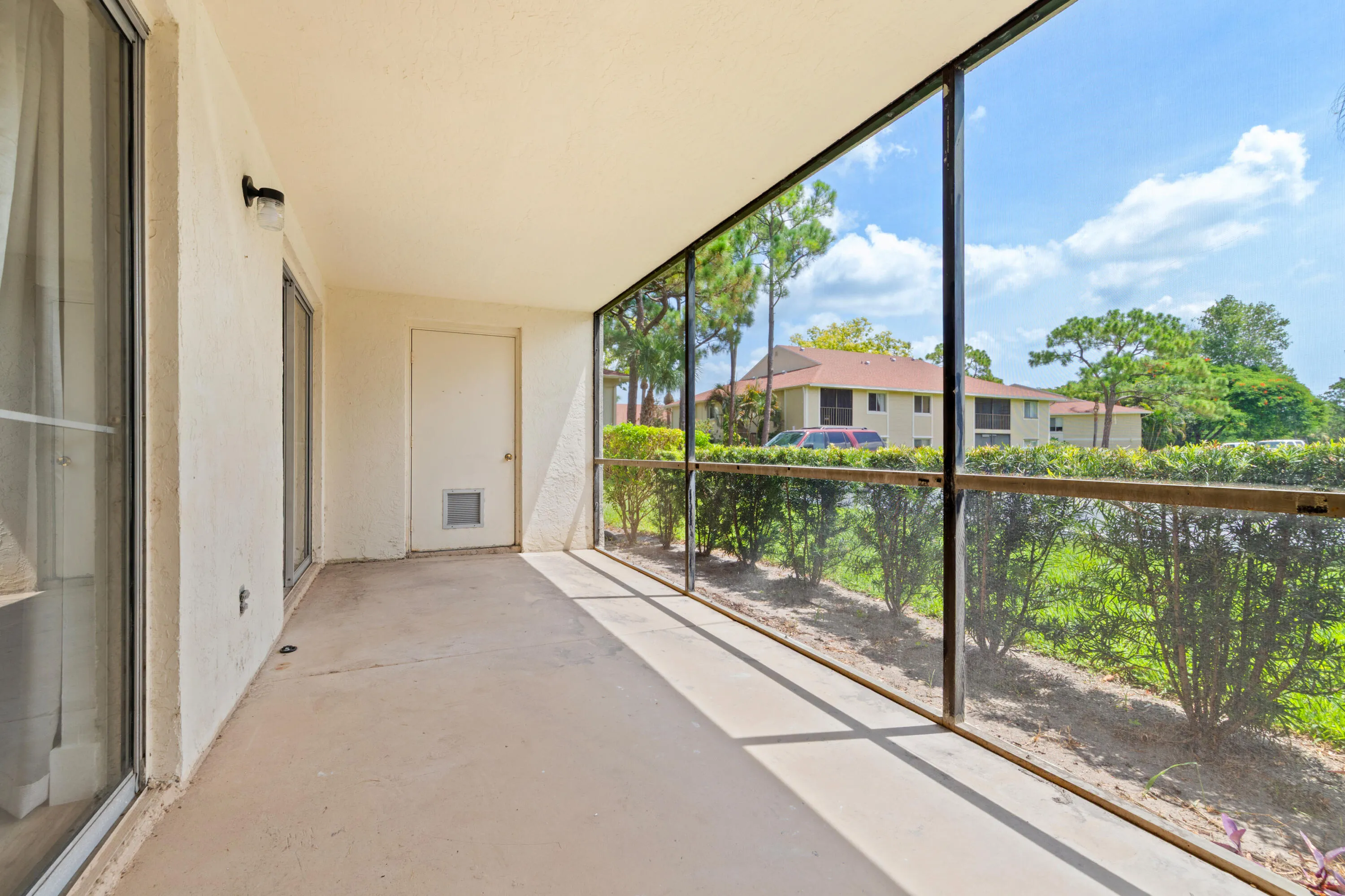 6446 Chasewood Dr_Large-21