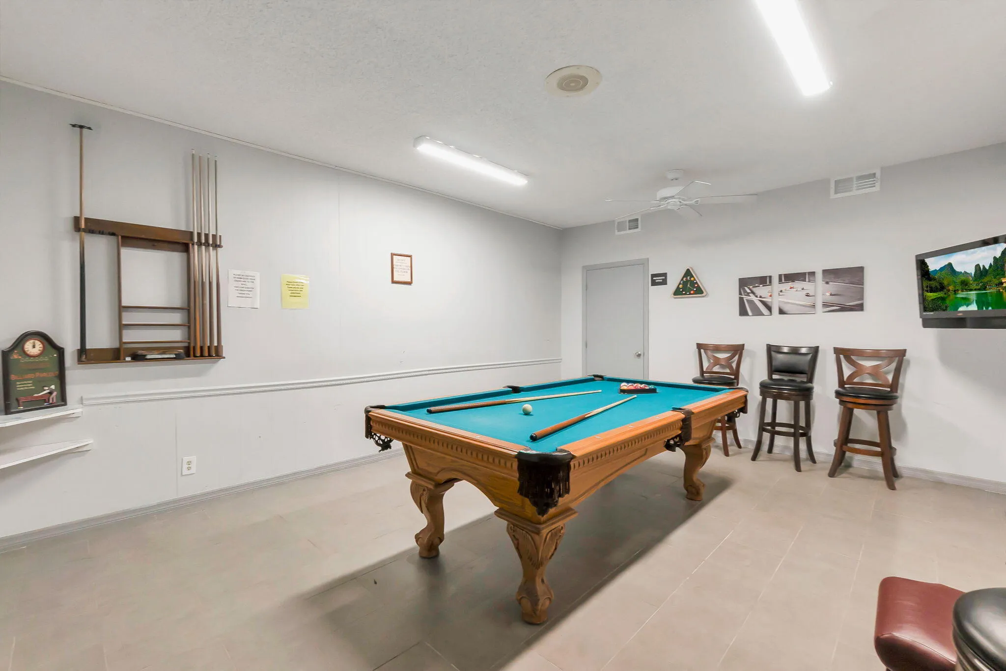 Pool table