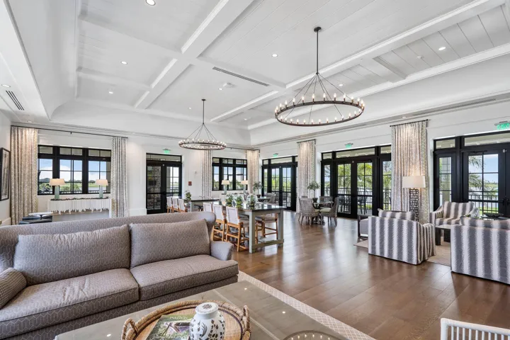 LAKEHOUSE SITTING AREA