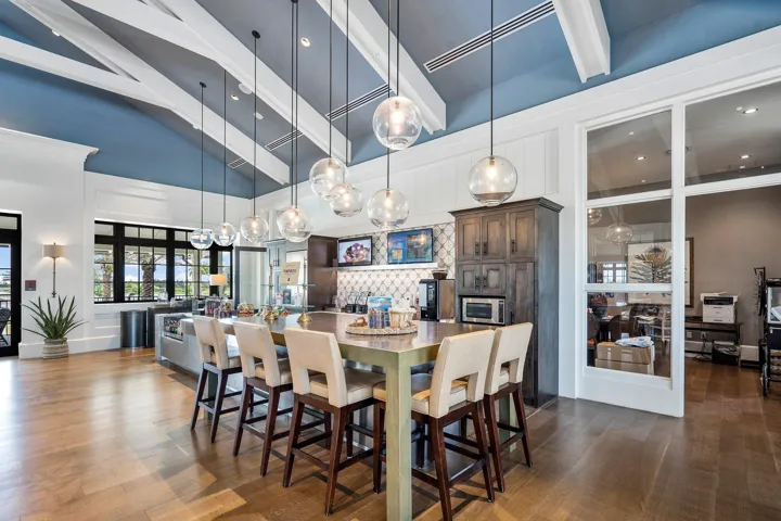LAKEHOUSE SNACK BAR