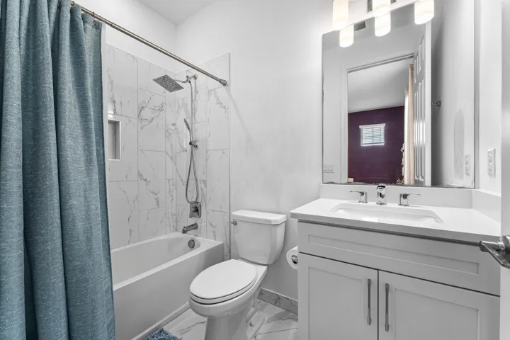 EN SUITE BATH