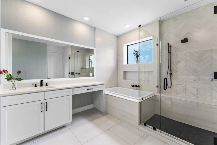 PRIMARY BATH | TUB | SHOWER