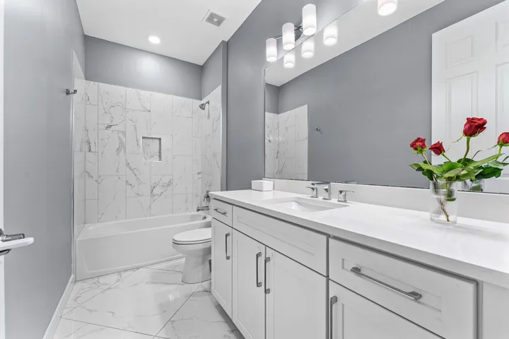 UPSTAIRS BATH