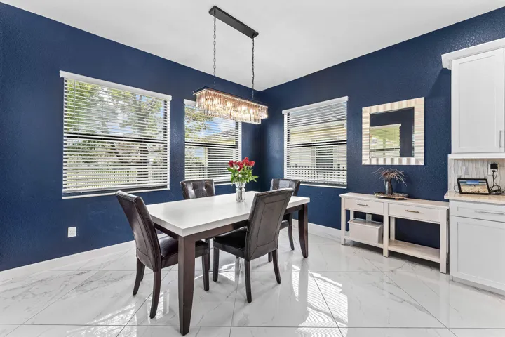 BREAKFAST NOOK