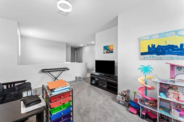 LOFT