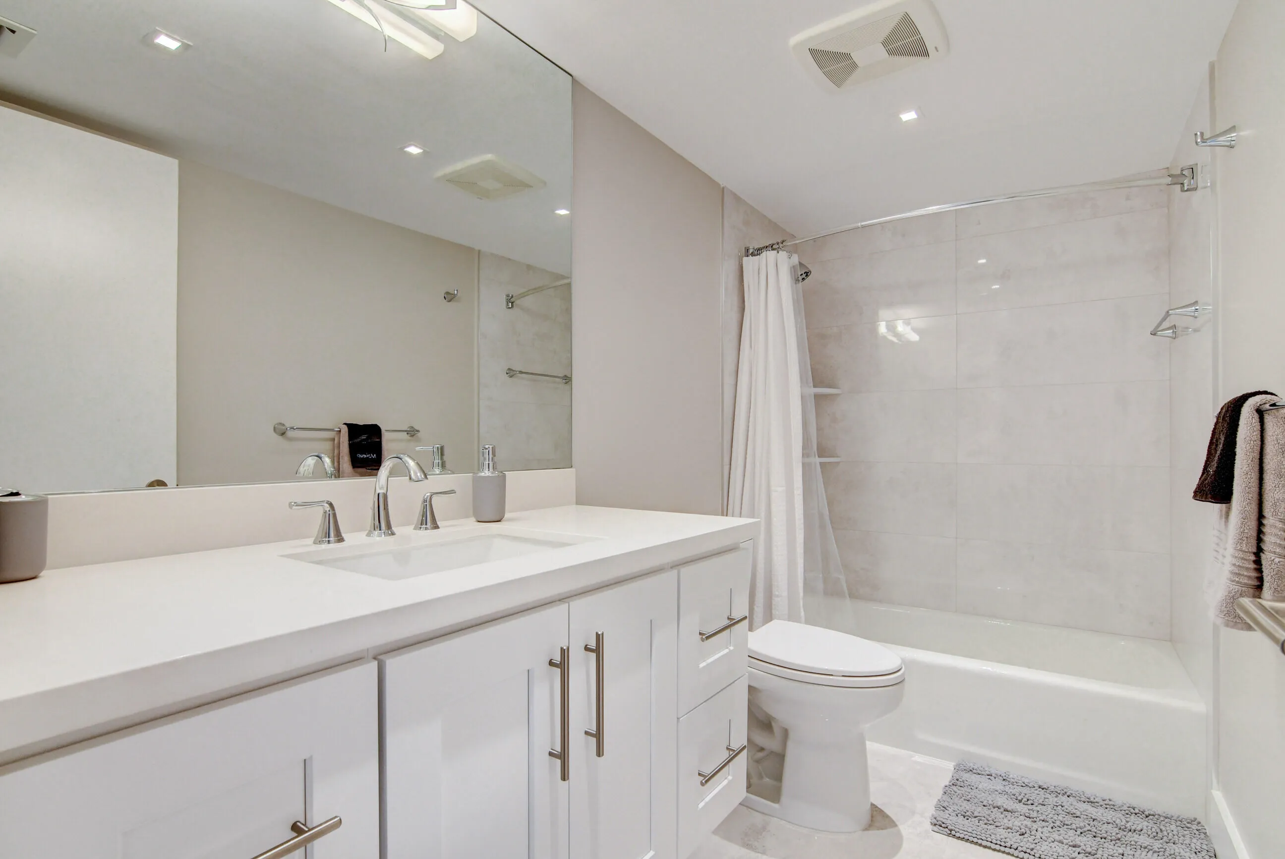 2nd Bathroom