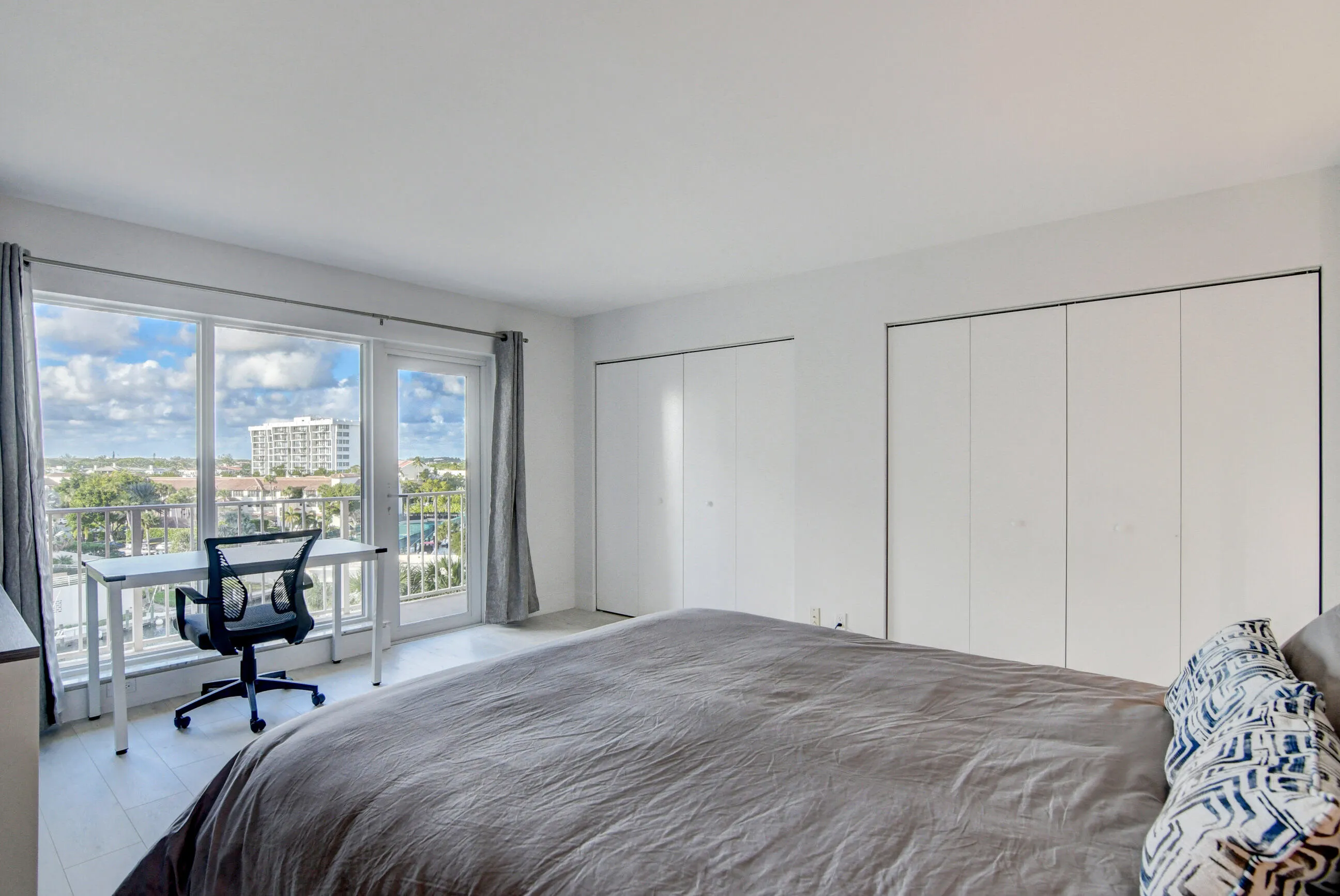 Bedrooms Face West