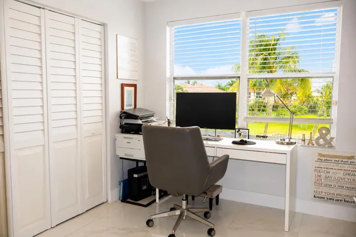 bed 4/office