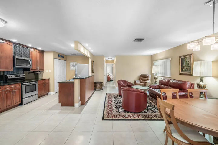 007-14595LucyDrive-DelrayBeach-FL-33484-
