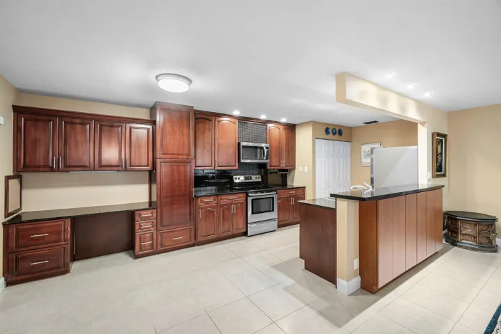 008-14595LucyDrive-DelrayBeach-FL-33484-