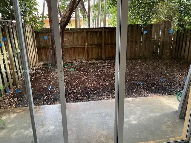 Patio / Back Yard