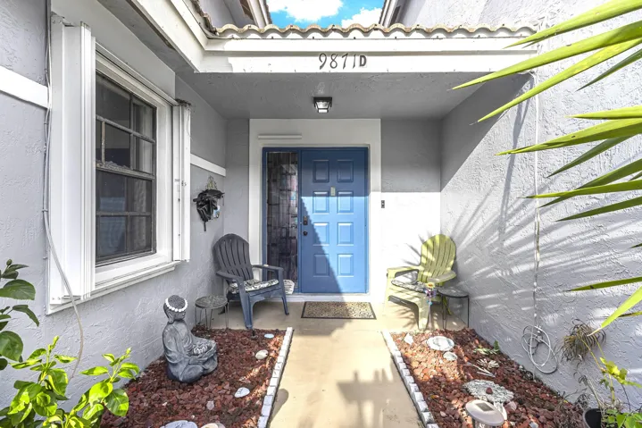 Entry way walk up.