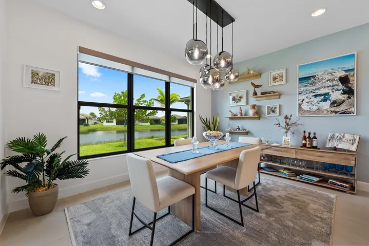 Bright Dining Area Overlooking the Lake