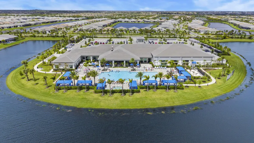37,000-square foot Clubhouse