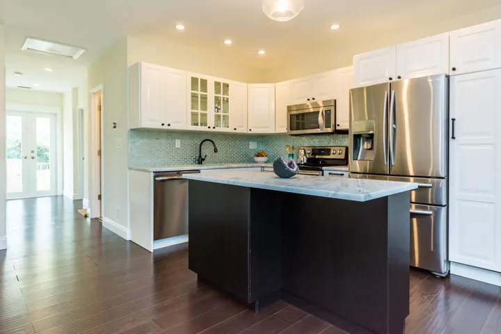 1621 NE 17th Way Fort-large-014-036-DSC