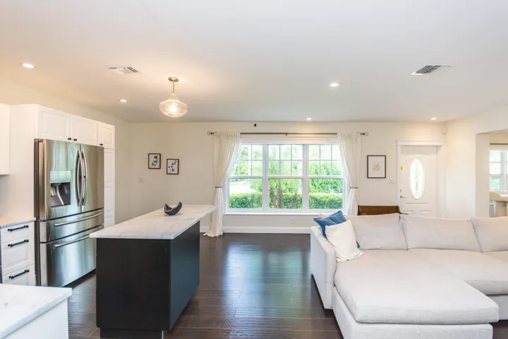 1621 NE 17th Way Fort-large-011-023-DSC