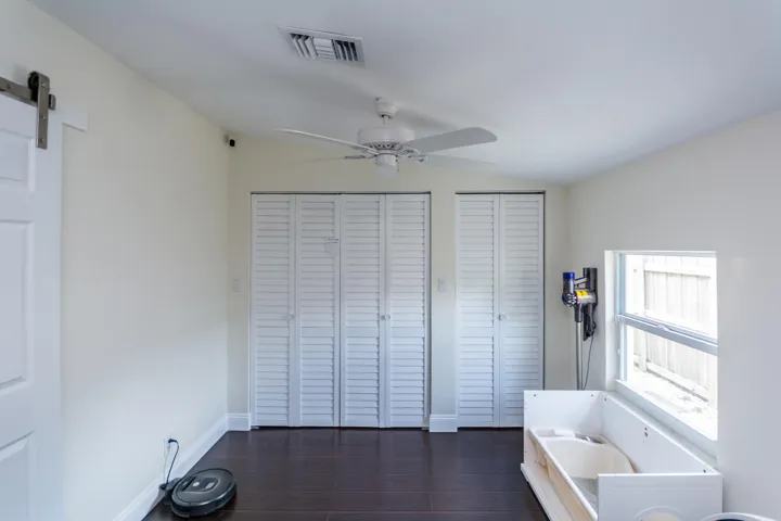 1621 NE 17th Way Fort-large-031-029-DSC