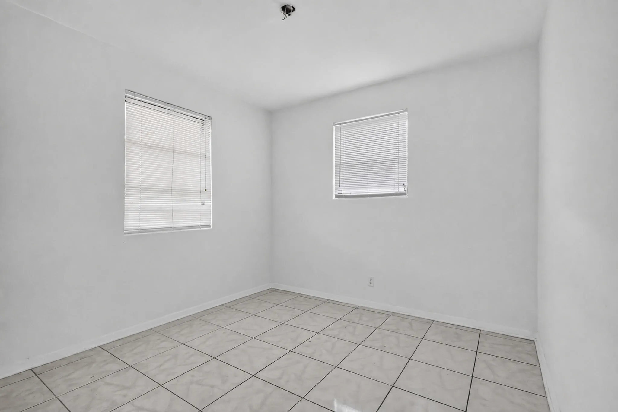 MLS_room_no_mattress_2048x1366