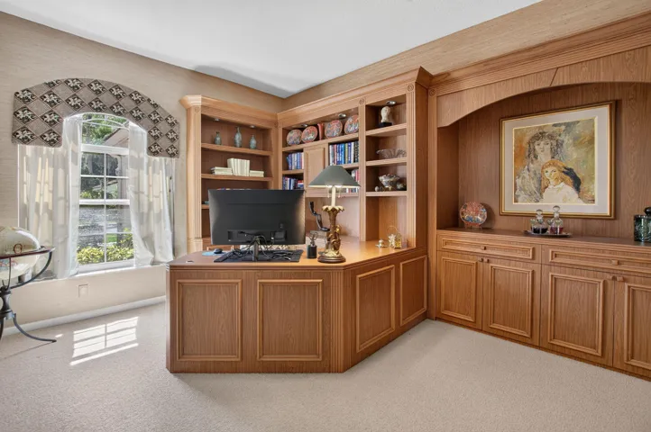 Office/Den/3rd Bedroom