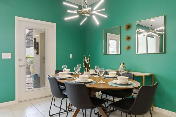 2431-dubai-street--four-corners--fl-3474