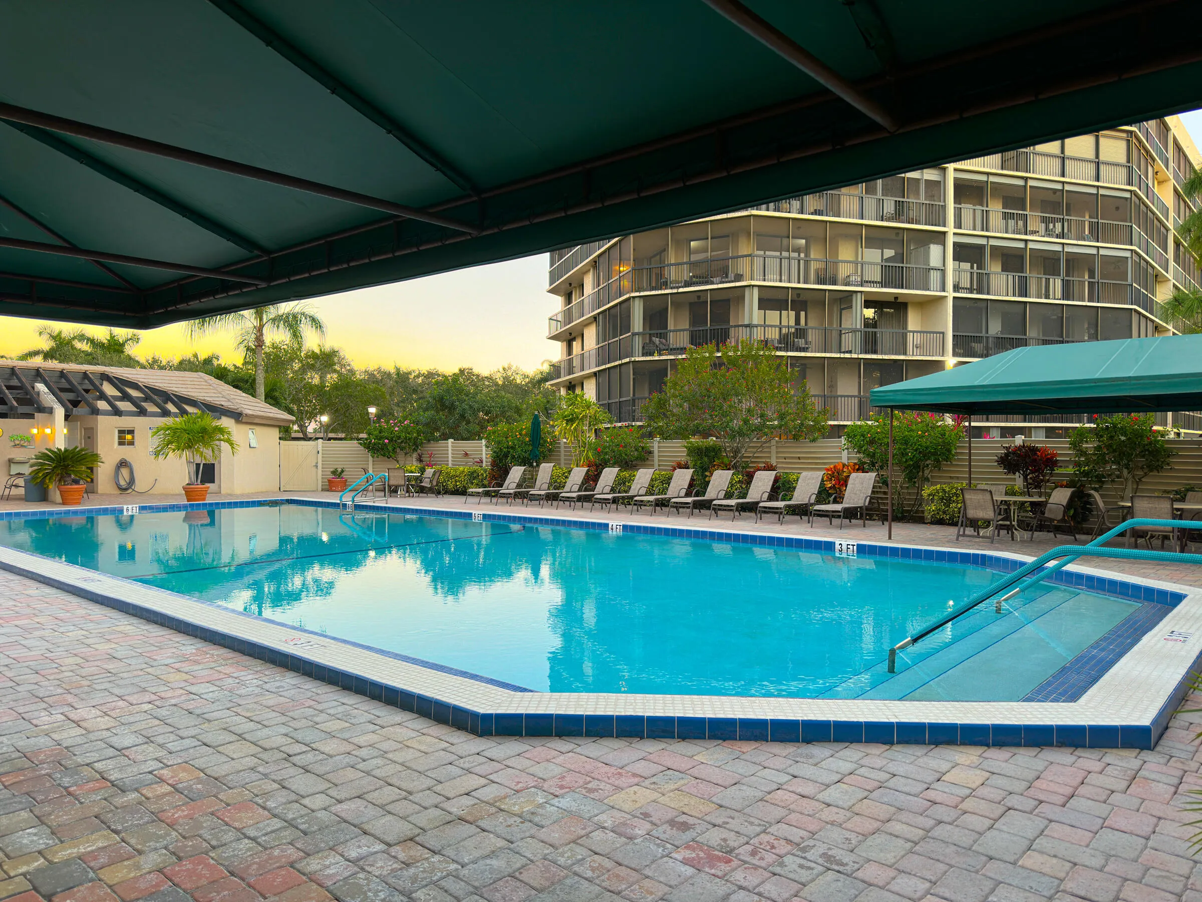 5279 Fountains Dr 703 (45)