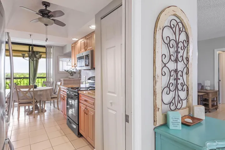 5279 Fountains Dr 703 (16)