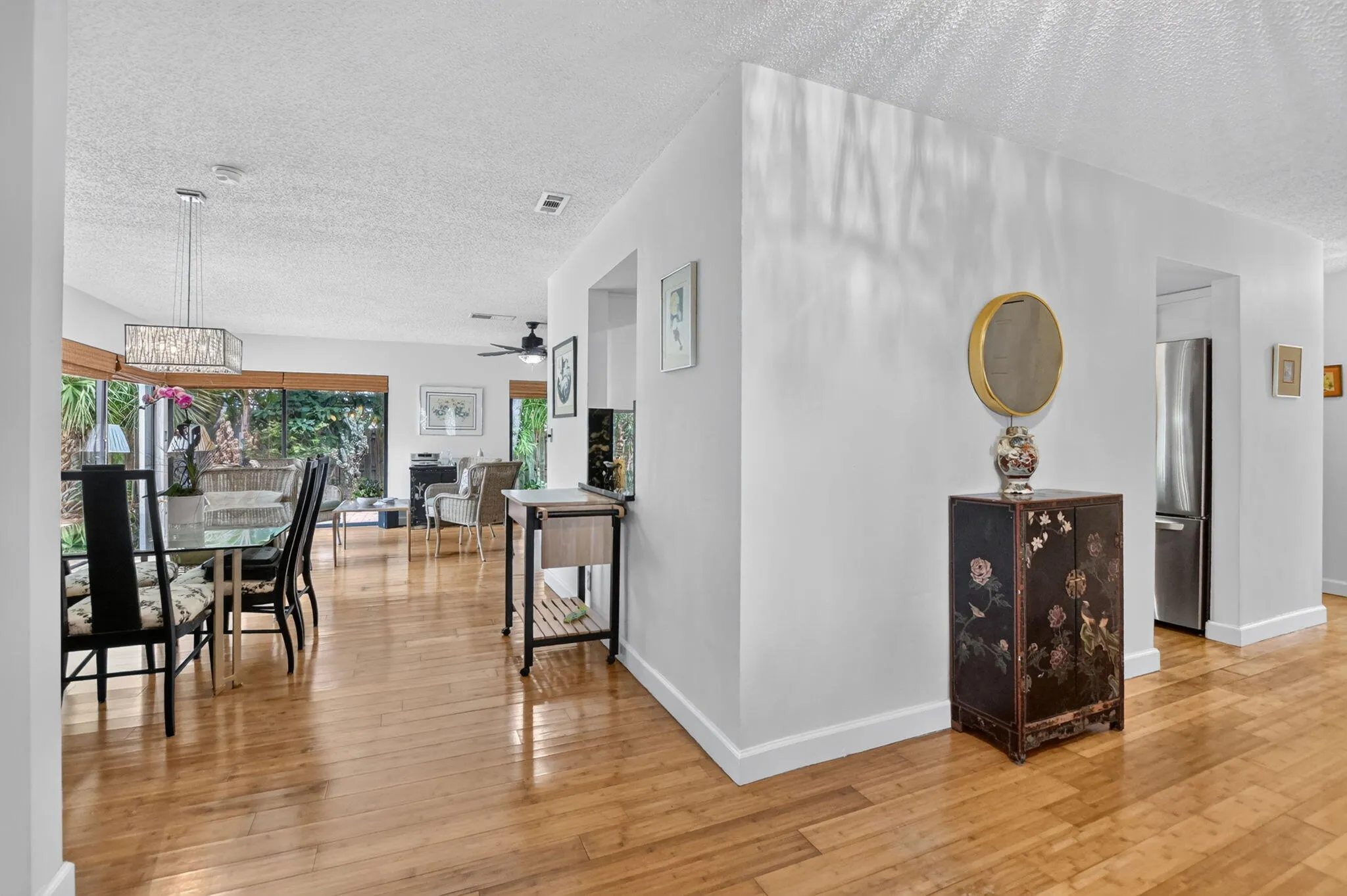 Foyer/Dining Room