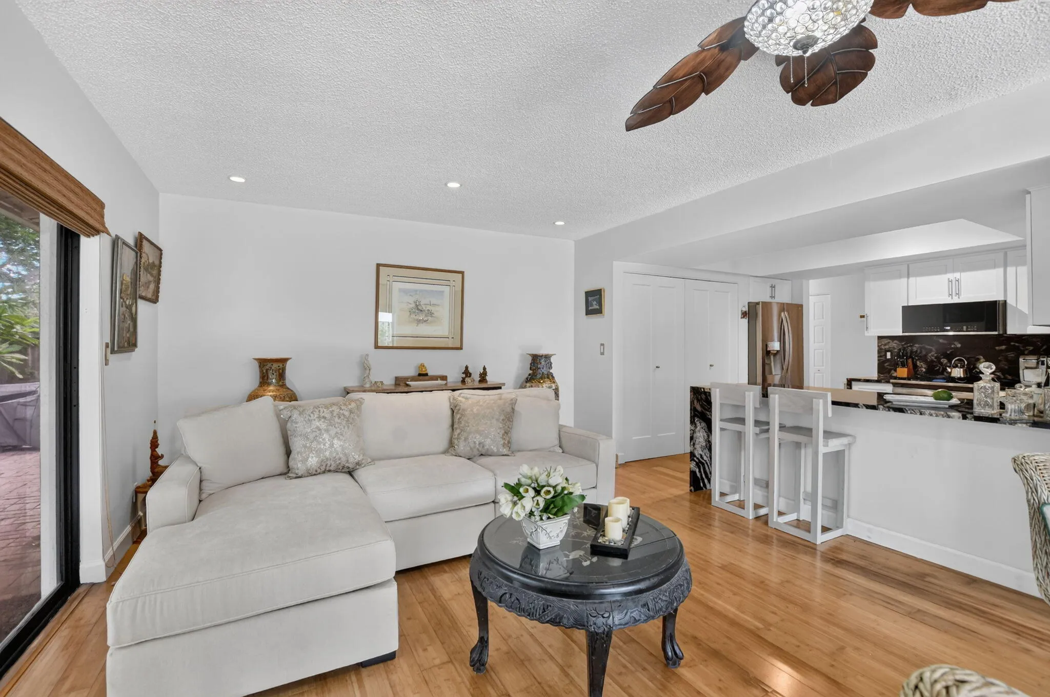 Living Room/Kitchen