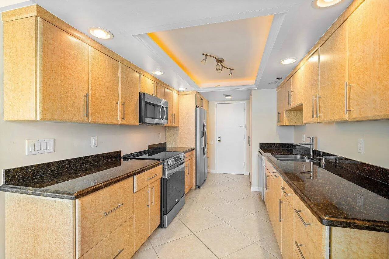 002-250SouthOceanBoulevard-10C-BocaRaton
