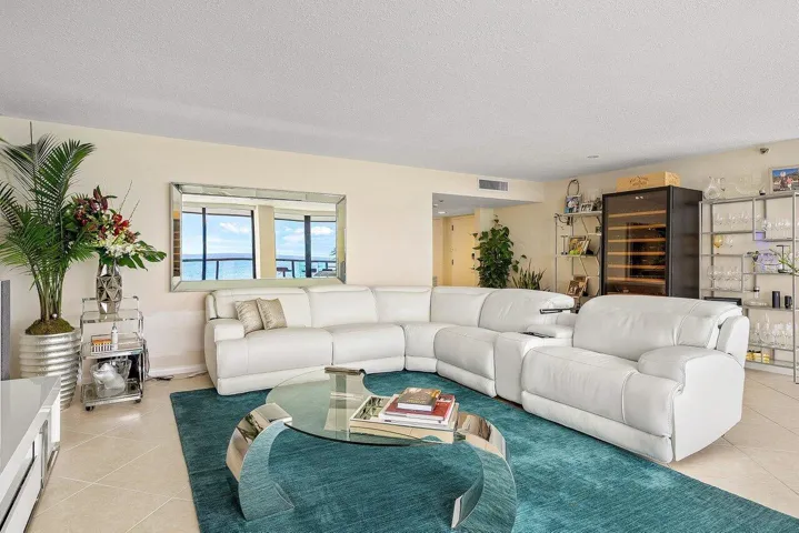 007-250SouthOceanBoulevard-10C-BocaRaton