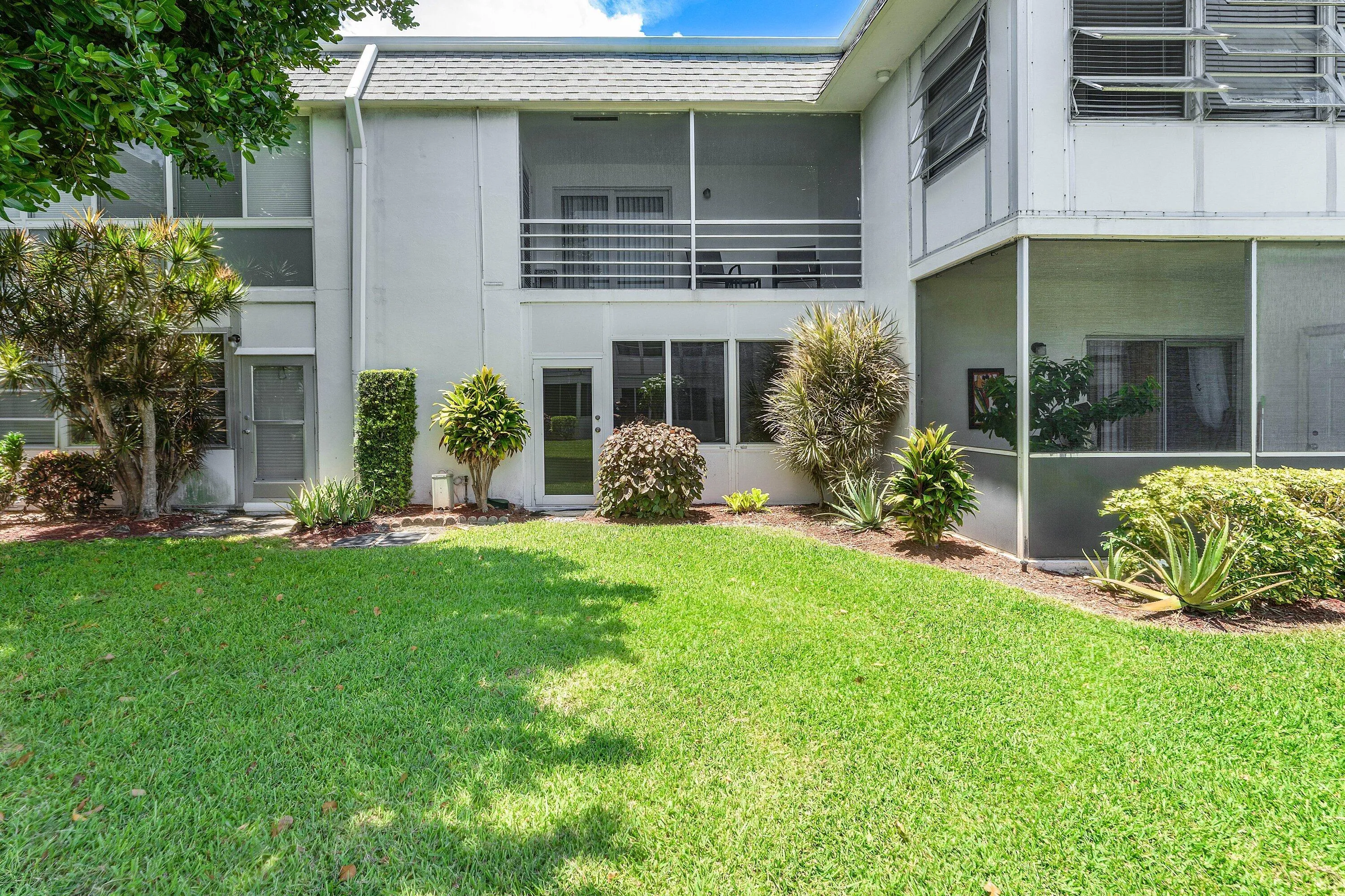 022-3120LakeOsborneDrive-106-LakeWorthBe