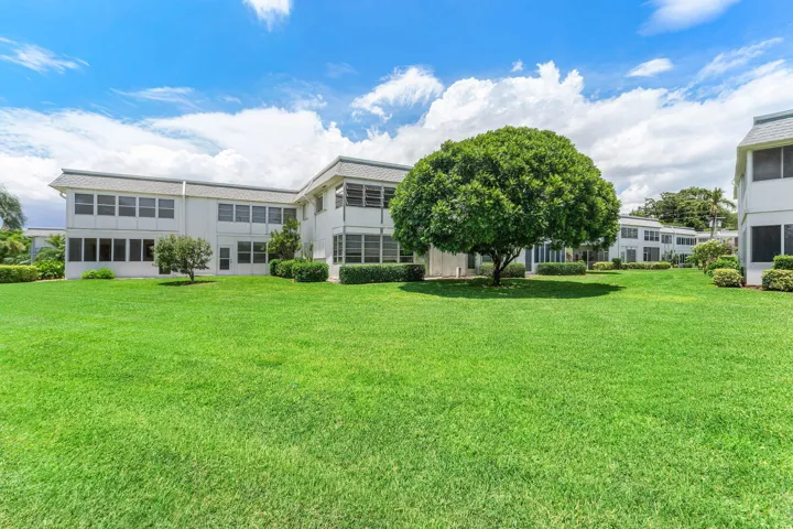023-3120LakeOsborneDrive-106-LakeWorthBe