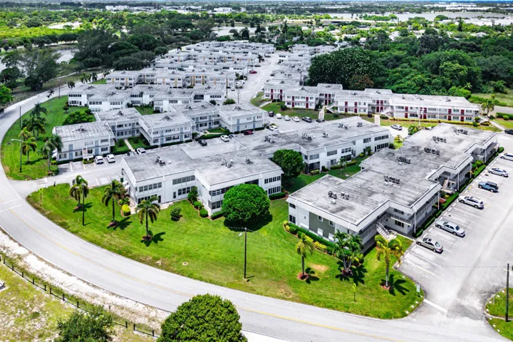 034-3120LakeOsborneDrive-106-LakeWorthBe