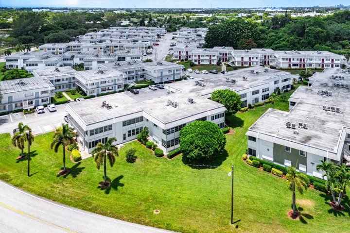 035-3120LakeOsborneDrive-106-LakeWorthBe