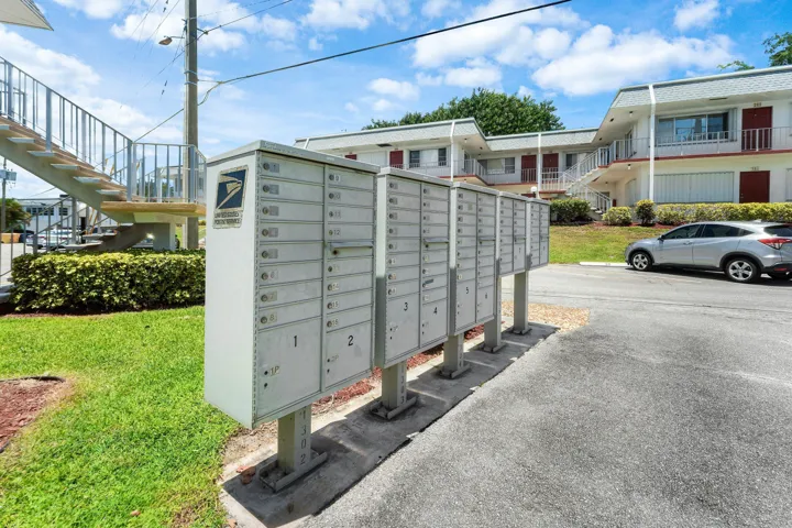 020-3120LakeOsborneDrive-106-LakeWorthBe