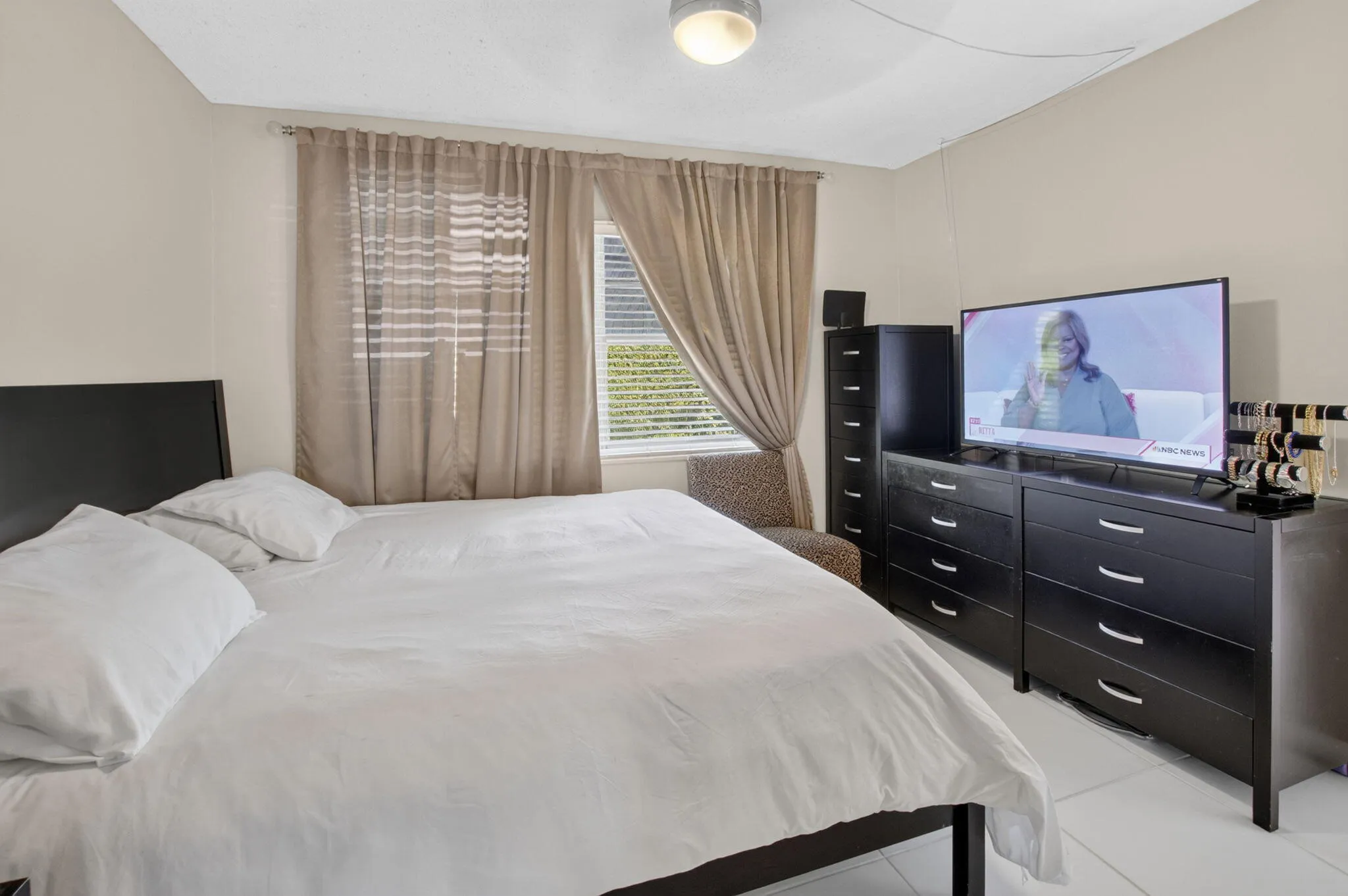 Fits king bed with furniture
