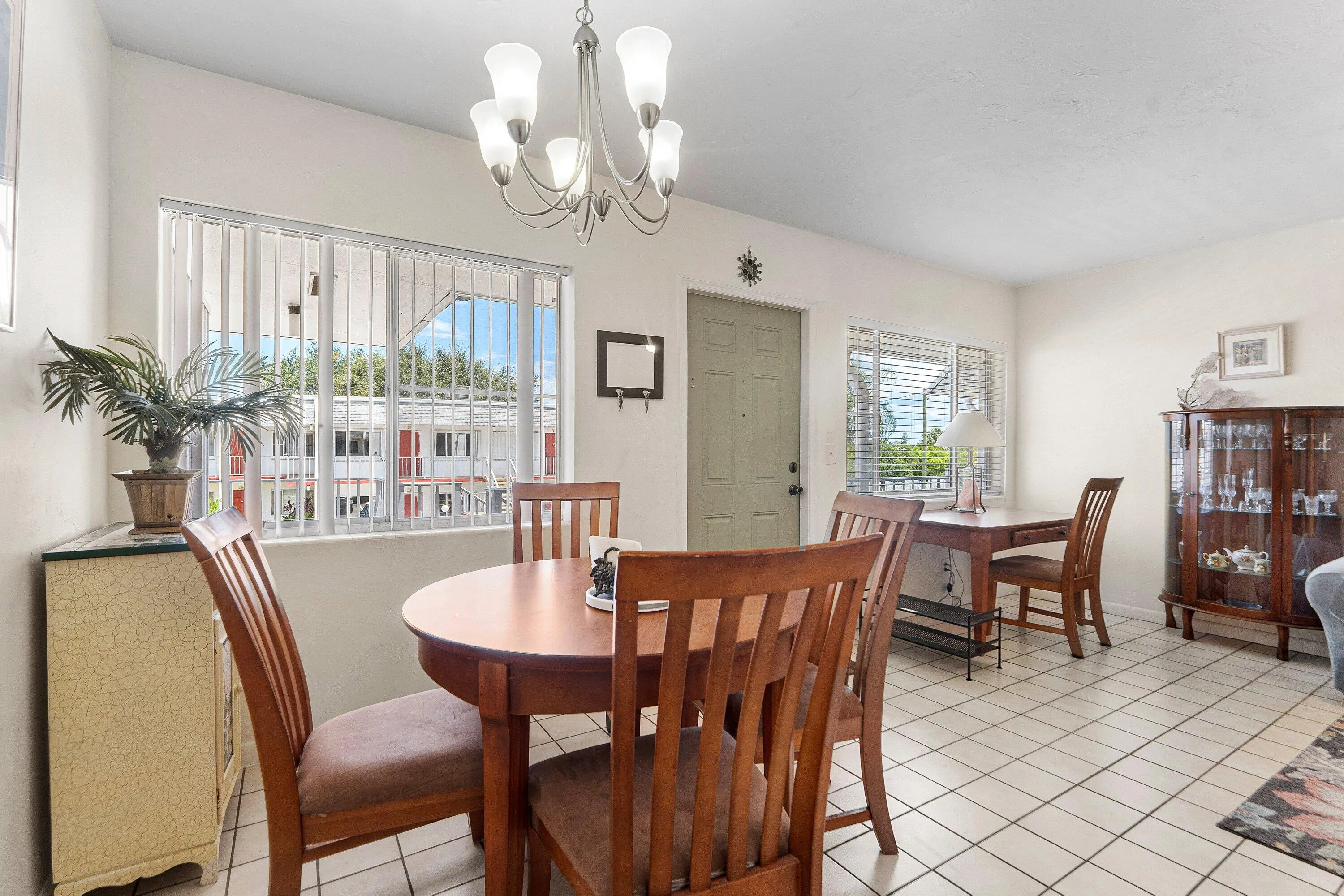 009-3160LakeOsborneDrive-206-LakeWorthBe
