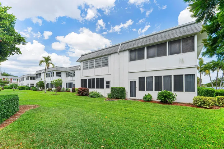 016-3160LakeOsborneDrive-206-LakeWorthBe