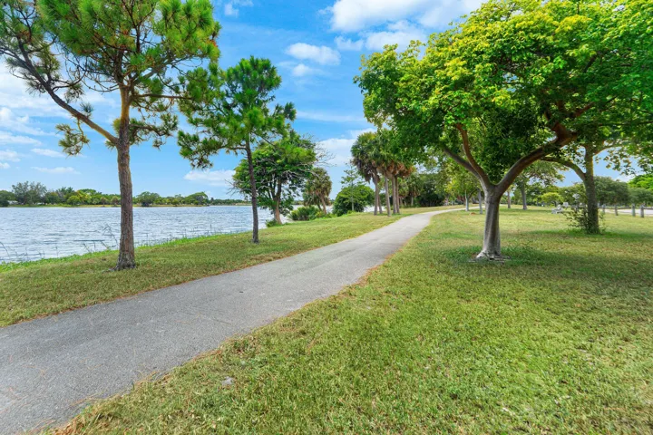 017-3160LakeOsborneDrive-206-LakeWorthBe