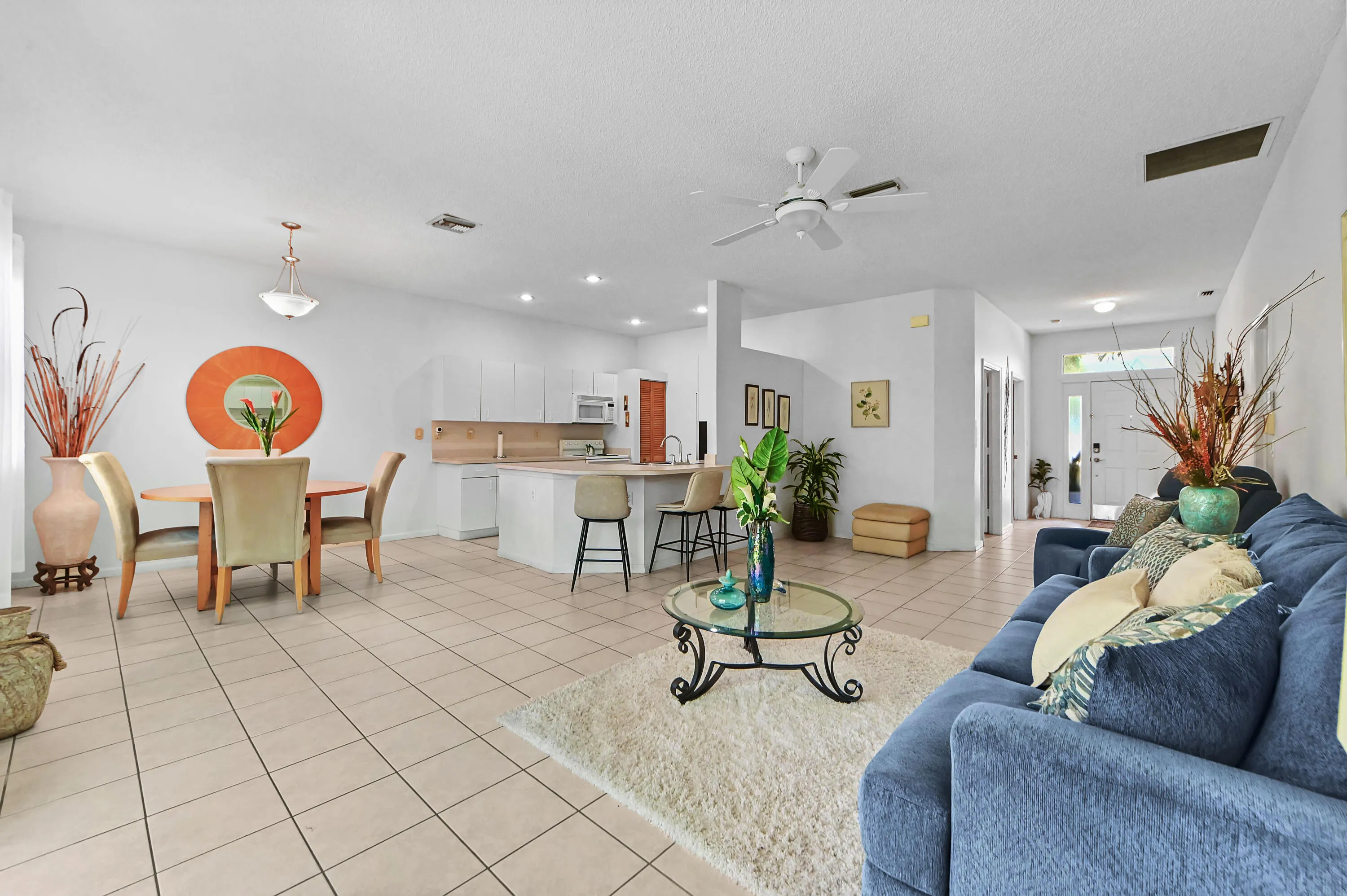 10 Living Room 03