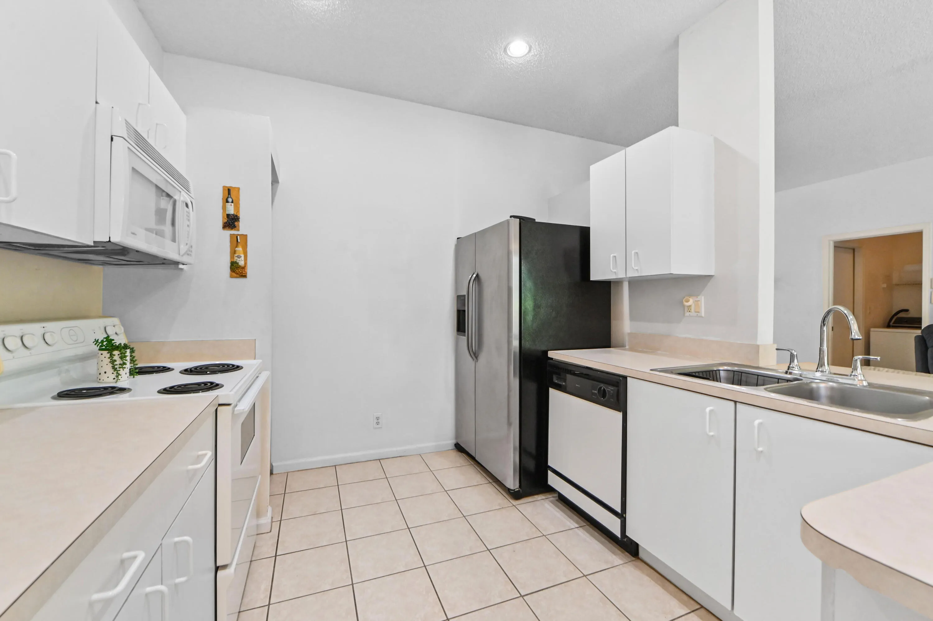 16 Kitchen 01