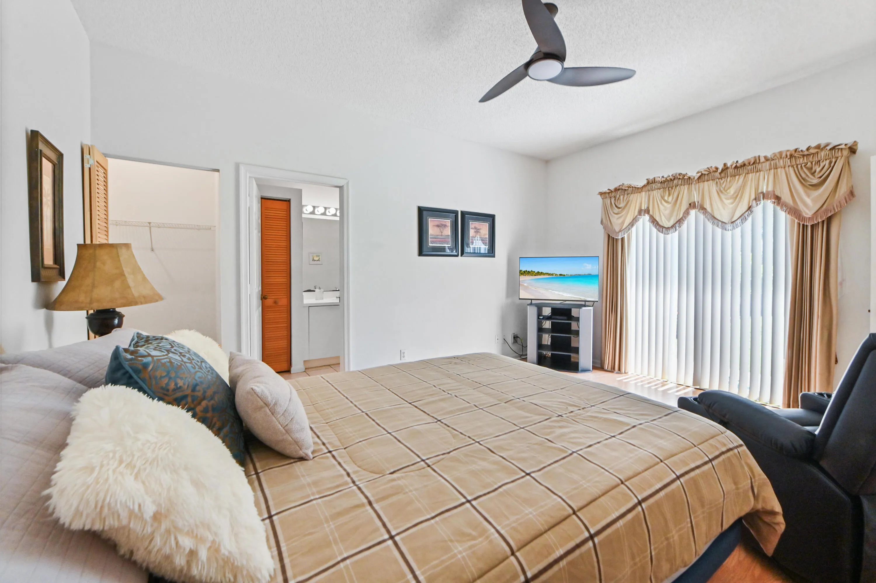20 Bedroom 03