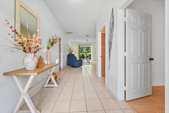 05 Foyer 01
