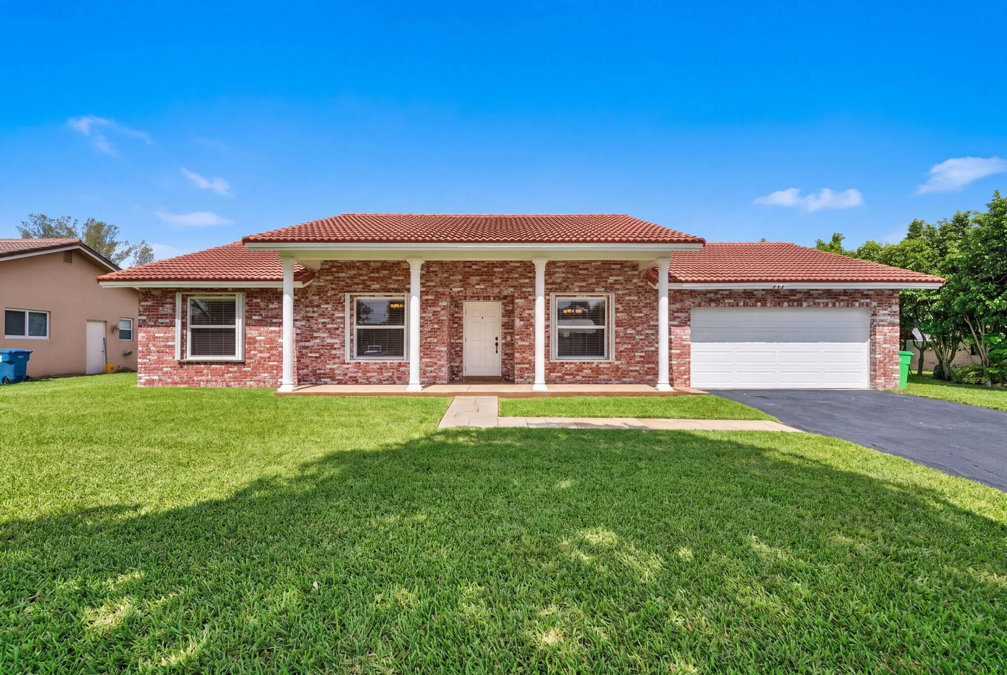 2-web-or-mls-Exterior_DSC01786_hf4k