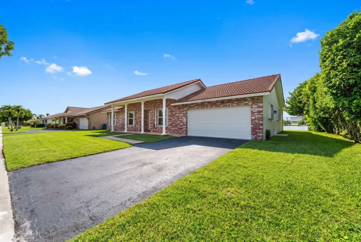 5-web-or-mls-Exterior_DSC01796_hf4k