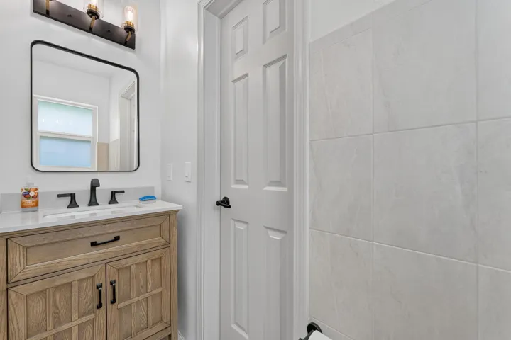 GUEST / POWER ROOM/ 1/2 BATH