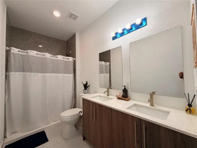 Master Bathroom #4
